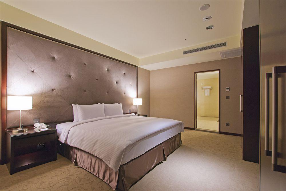 Lailai Hotel Тайчжун Екстер'єр фото
